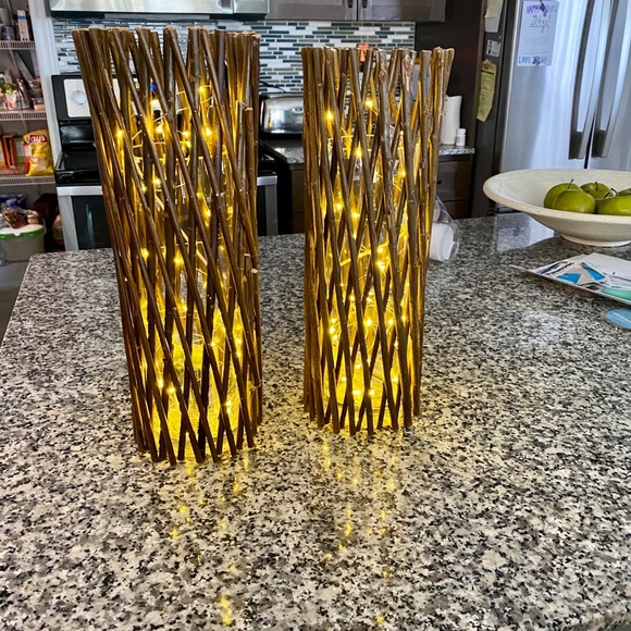 Beautiful lighting or vase - Picture 2 of 4